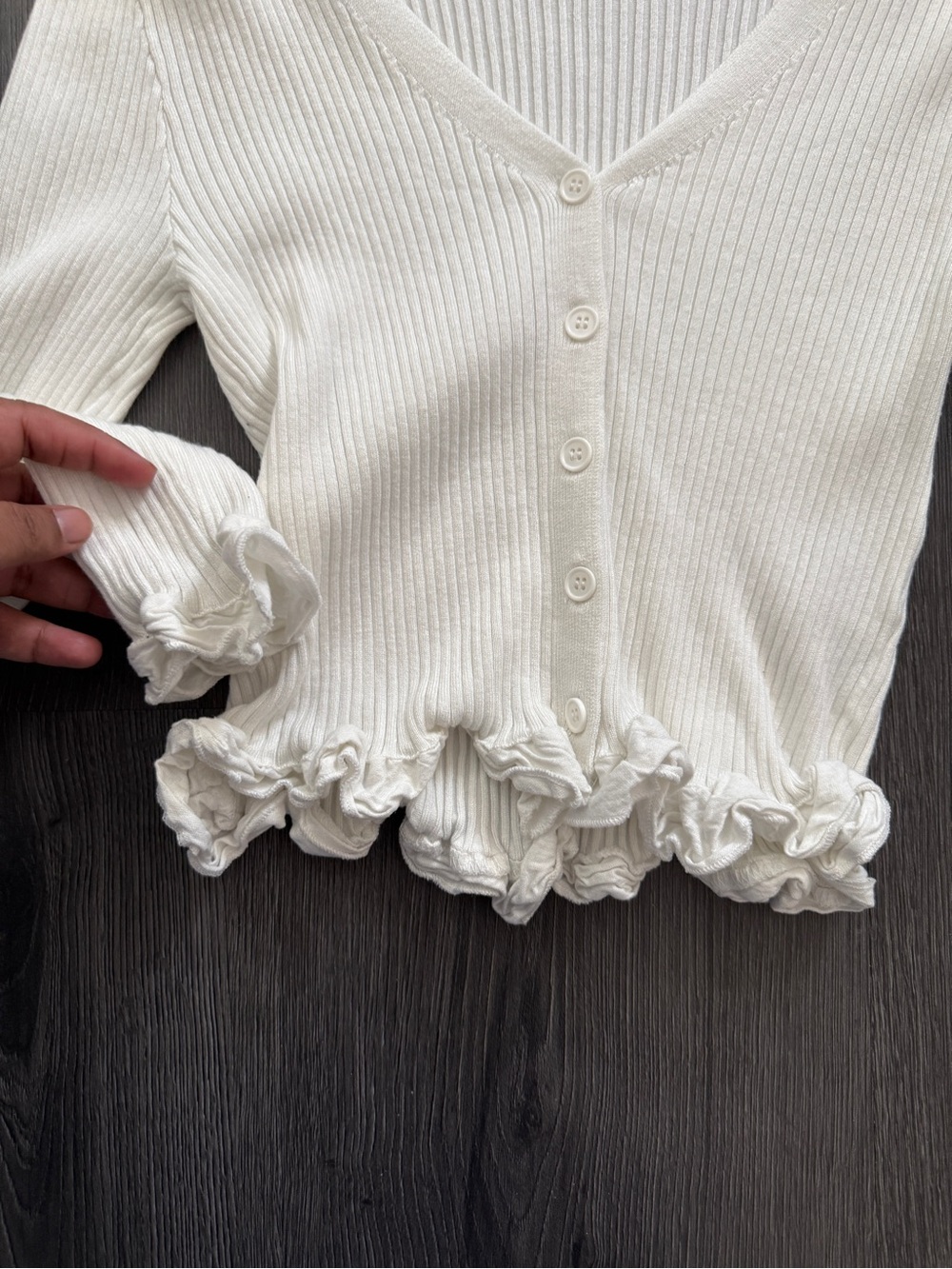 Forever 21 White Ribbed Button-Front Ruffle Hem Top - Picture 4 of 5